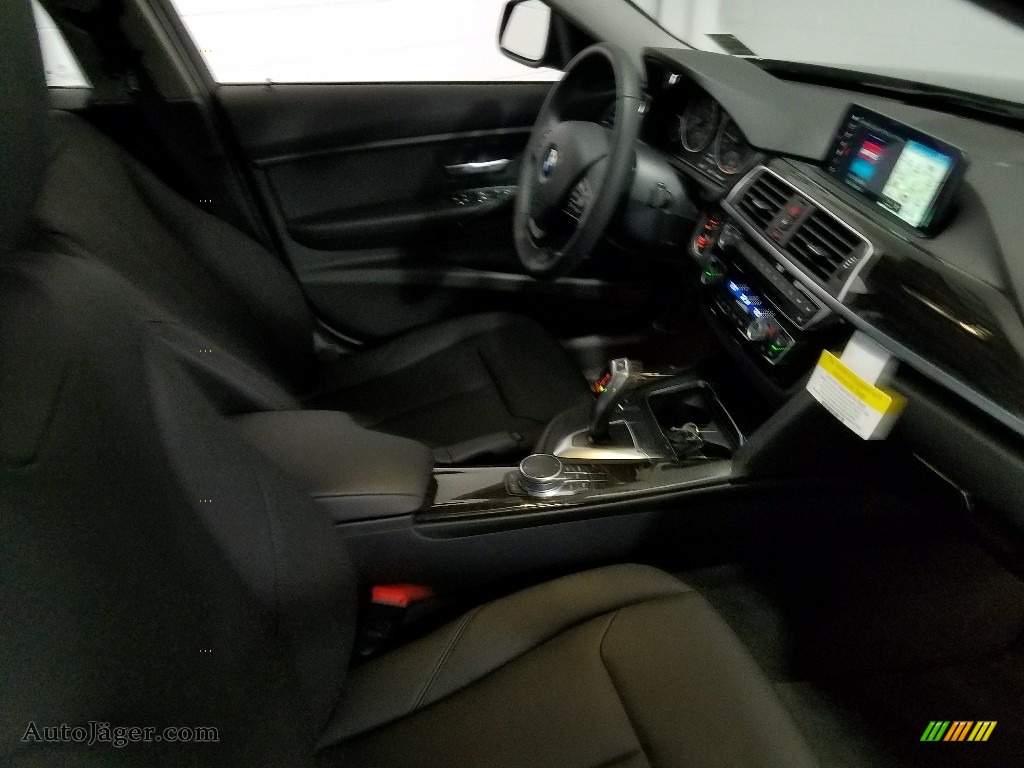 2018 3 Series 320i xDrive Sedan - Jet Black / Black photo #10