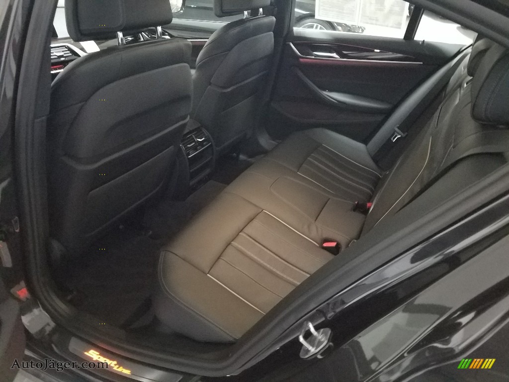 2018 5 Series 530i xDrive Sedan - Dark Graphite Metallic / Black photo #13