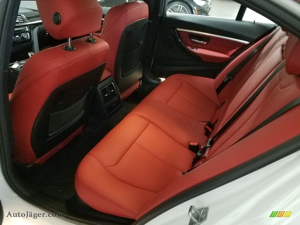 2018 3 Series 330i xDrive Sedan - Mineral White Metallic / Coral Red photo #14
