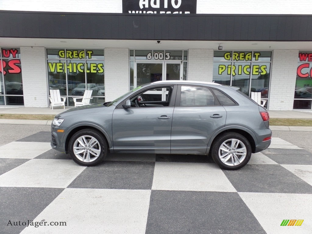 Monsoon Gray Metallic / Black Audi Q3 2.0 TFSI Premium Plus quattro