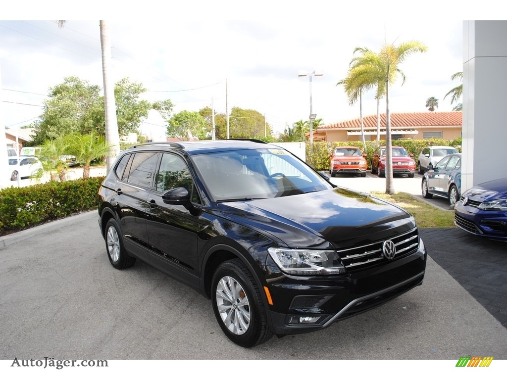 2018 Tiguan S - Deep Black Pearl / Titan Black photo #1