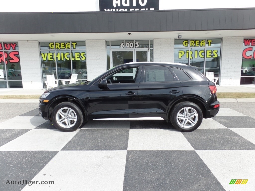 Brilliant Black / Black Audi Q5 2.0 TFSI Premium quattro