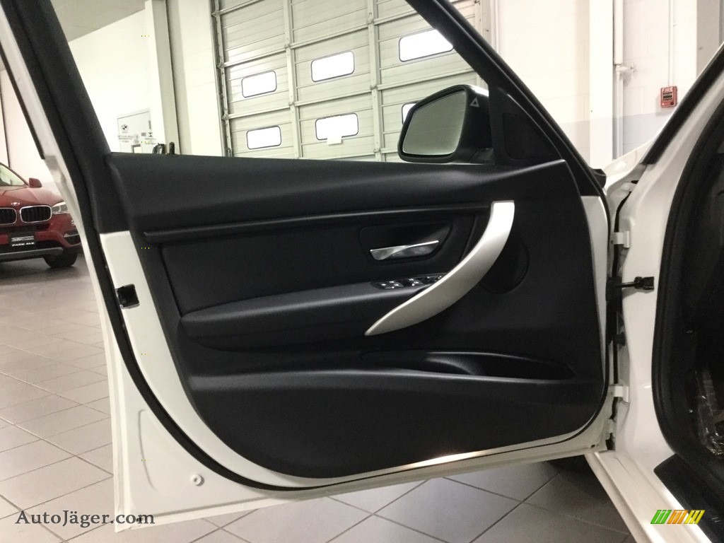 2018 3 Series 320i xDrive Sedan - Alpine White / Black photo #9