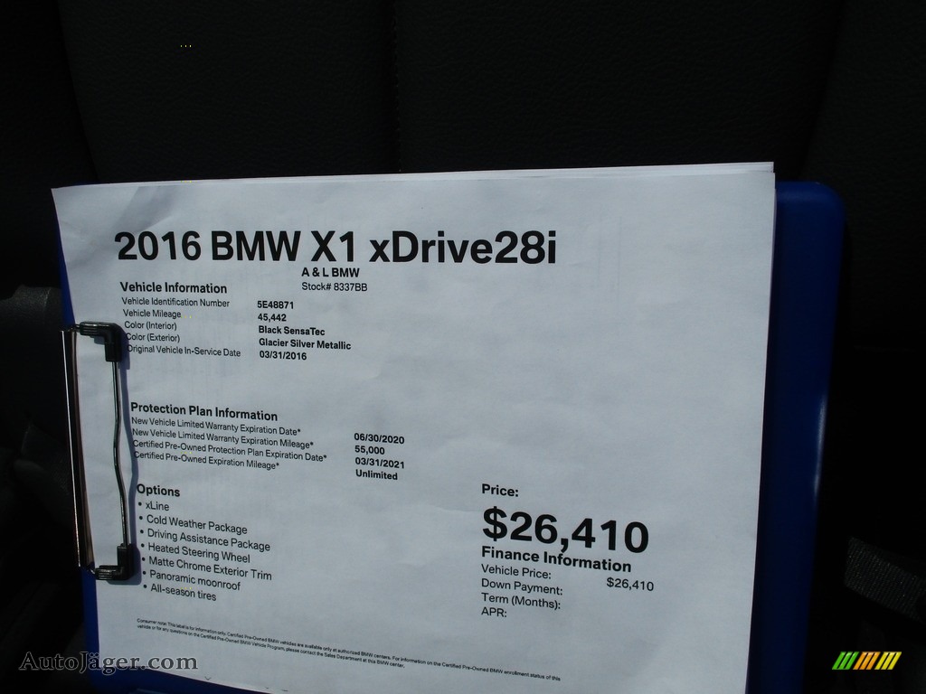 2016 X1 xDrive28i - Glacier Silver Metallic / Black photo #12