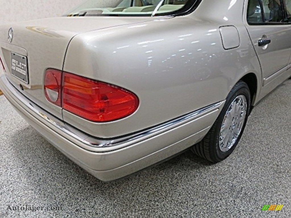 1999 E 320 Sedan - Smoke Silver Metallic / Parchment photo #6
