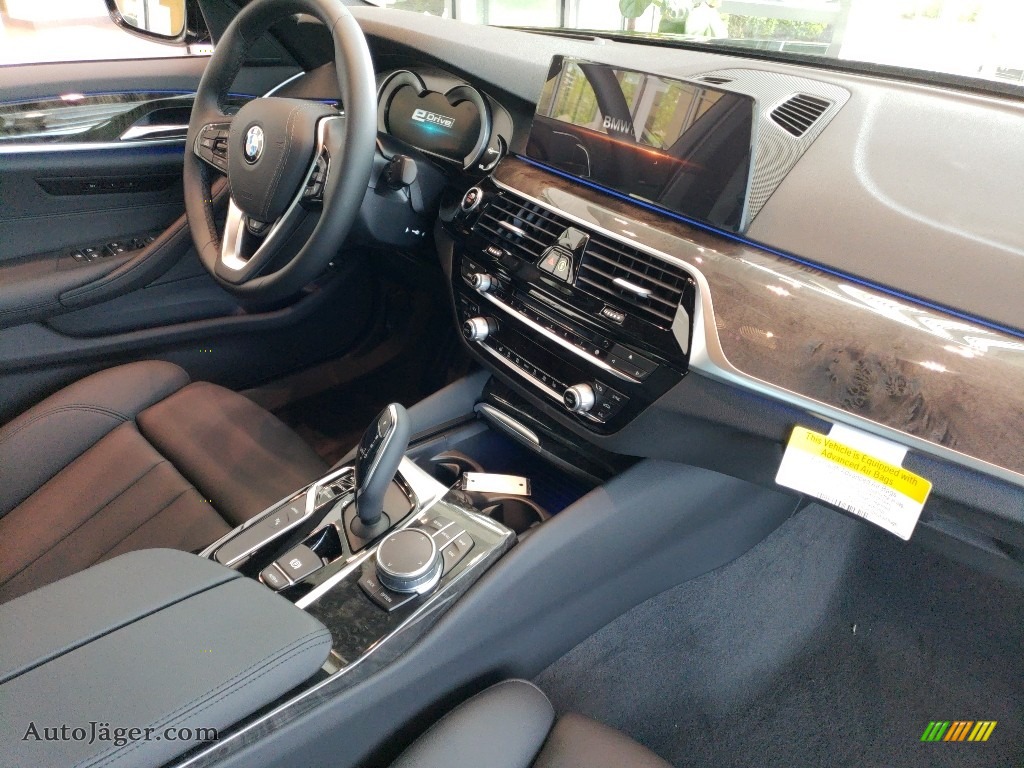 2018 5 Series 530e iPerfomance xDrive Sedan - Jet Black / Black photo #5