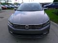 Volkswagen Passat SE Platinum Gray Metallic photo #1