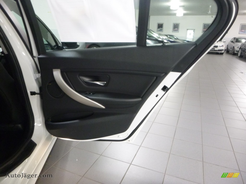 2015 3 Series 320i xDrive Sedan - Alpine White / Black photo #18