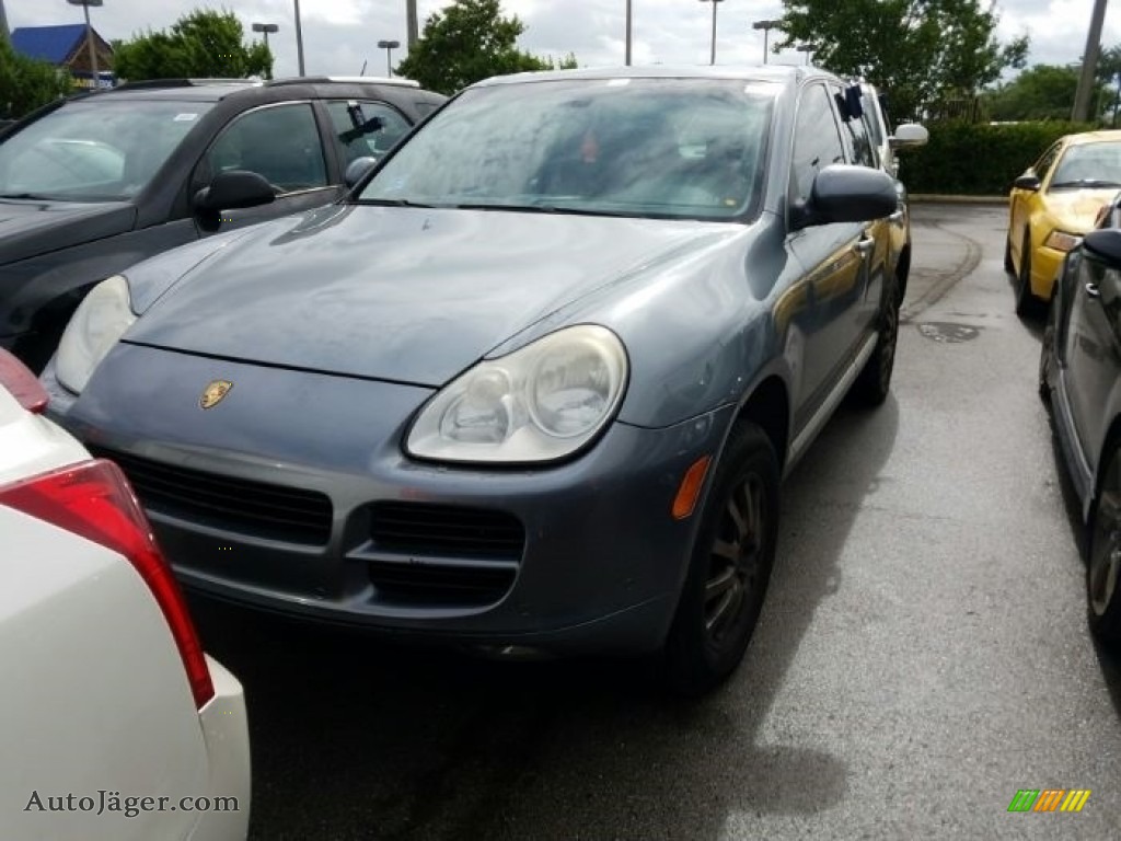 Titanium Metallic / Stone/Steel Grey Porsche Cayenne Tiptronic