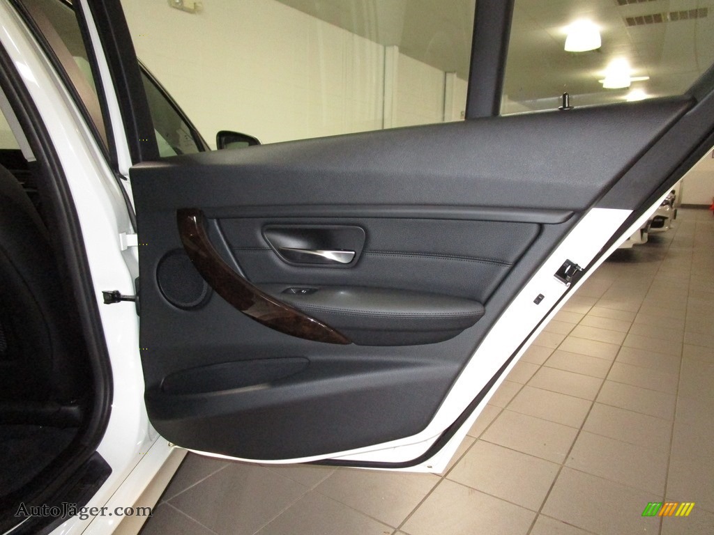 2015 3 Series 328i xDrive Sedan - Alpine White / Black photo #18