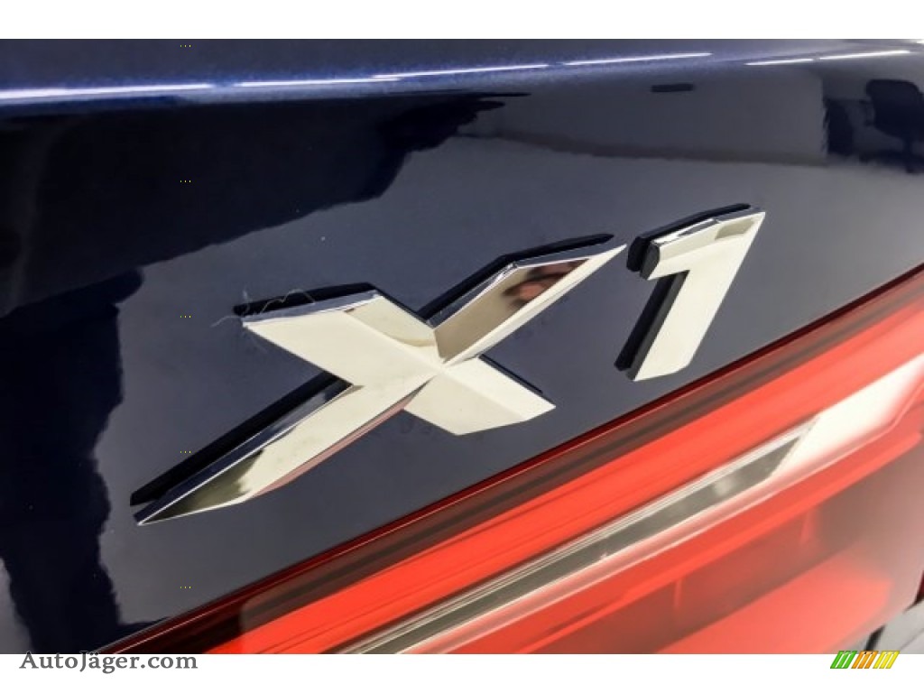 2018 X1 xDrive28i - Mediterranean Blue Metallic / Black photo #7