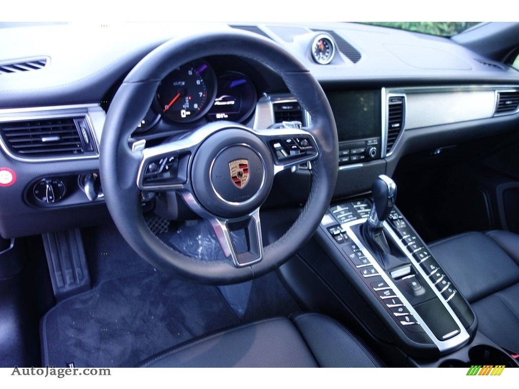 2018 Macan GTS - Carmine Red / Black photo #20 2018 Macan GTS - Carmine Red / Black photo #20