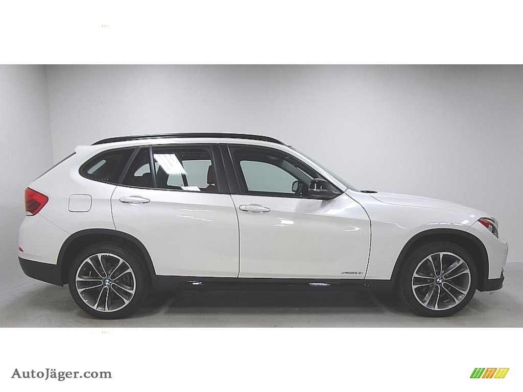 2015 X1 xDrive28i - Mineral White Metallic / Coral Red/Grey-Black Piping photo #6