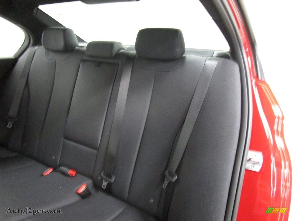 2018 3 Series 320i xDrive Sedan - Melbourne Red Metallic / Black photo #13