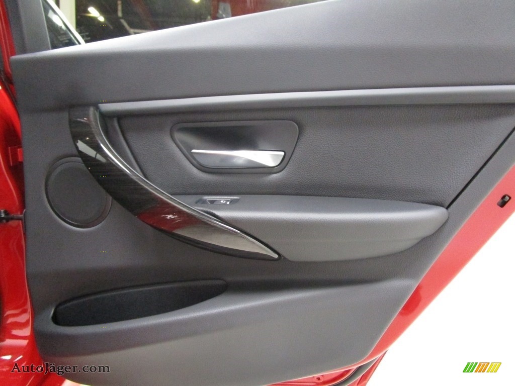 2018 3 Series 320i xDrive Sedan - Melbourne Red Metallic / Black photo #18