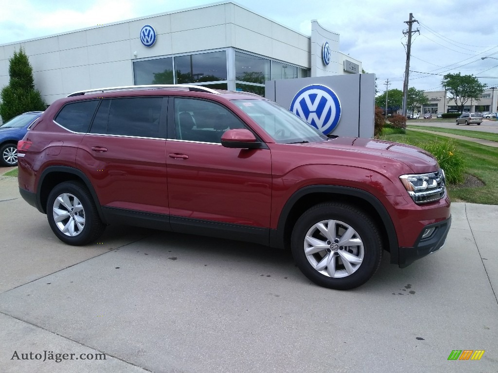 2018 Atlas SE 4Motion - Fortana Red Metallic / Titan Black photo #2