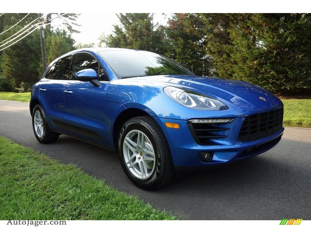 2018 Macan  - Sapphire Blue Metallic / Black/Garnet Red photo #1