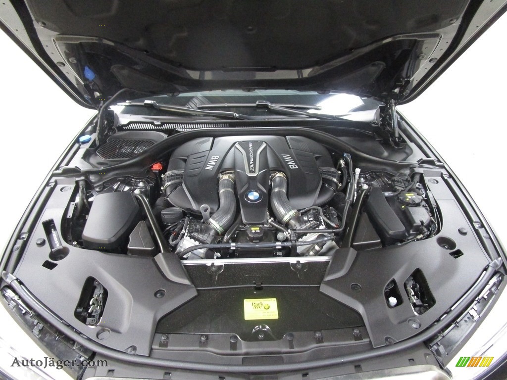 2018 5 Series M550i xDrive Sedan - Dark Graphite Metallic / Cognac photo #32