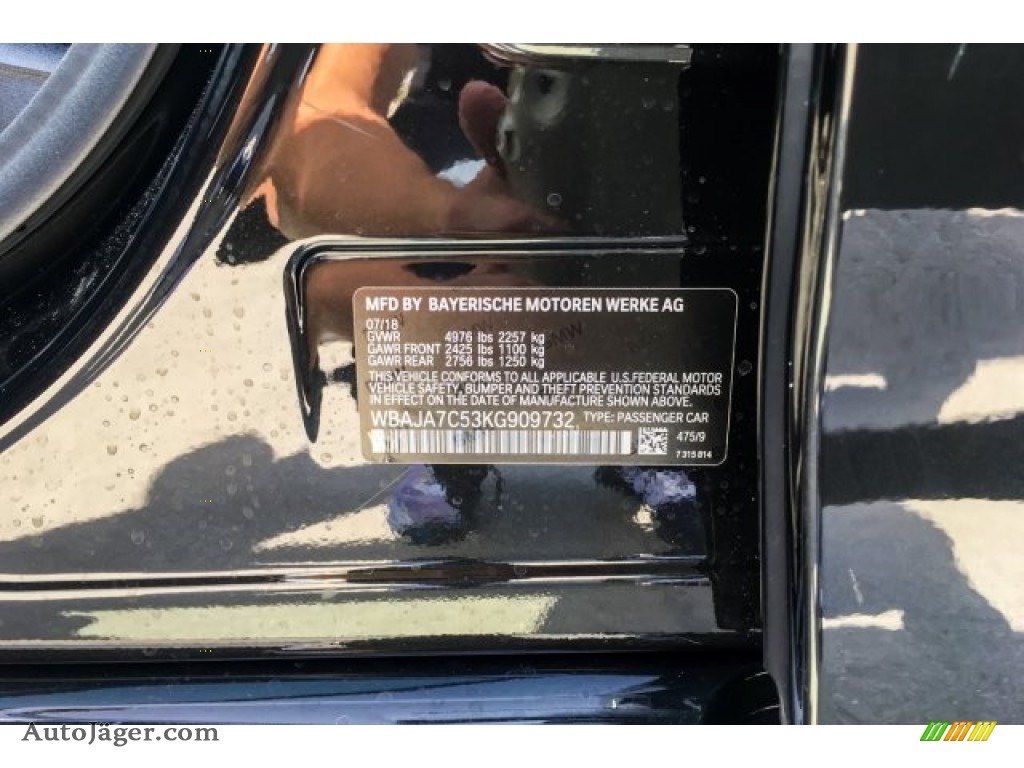 2019 5 Series 530i xDrive Sedan - Black Sapphire Metallic / Black photo #11