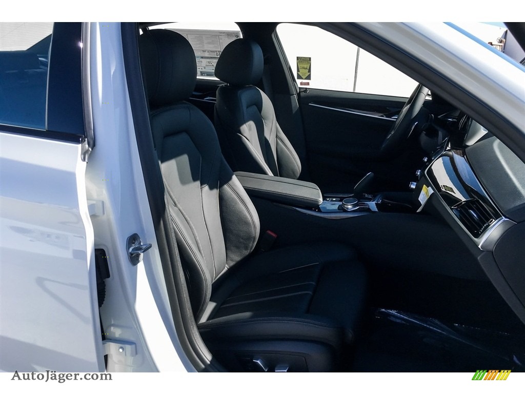 2019 5 Series 530e iPerformance Sedan - Alpine White / Black photo #5