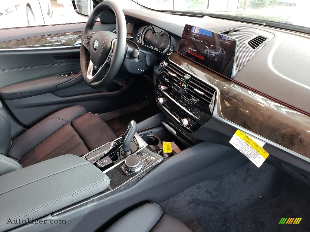 2019 5 Series 530i xDrive Sedan - Dark Graphite Metallic / Black photo #6
