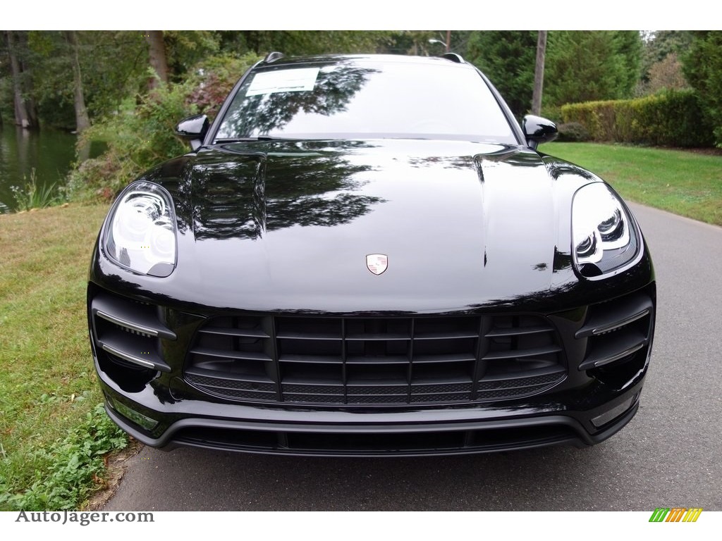 2018 Macan Turbo - Black / Black/Garnet Red photo #2 2018 Macan Turbo - Black / Black/Garnet Red photo #2