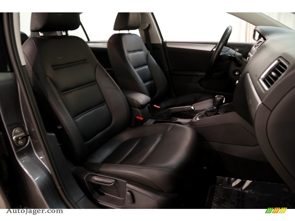2014 Jetta SE Sedan - Platinum Gray Metallic / Titan Black photo #11