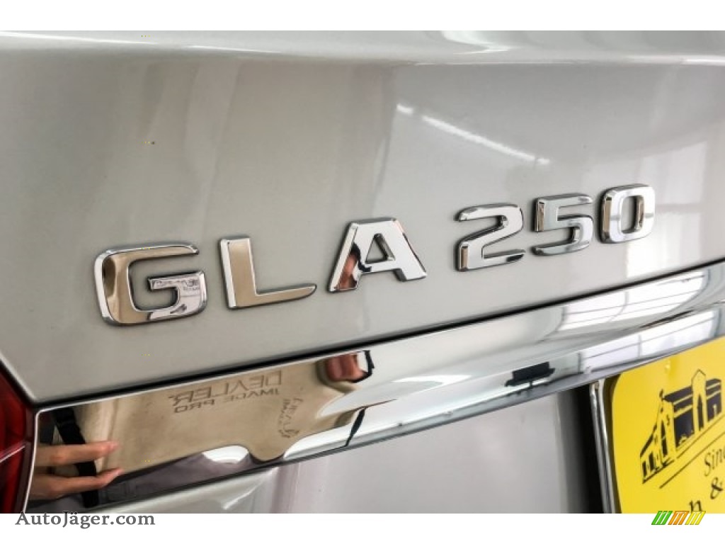 2018 GLA 250 - Polar Silver Metallic / Black photo #7