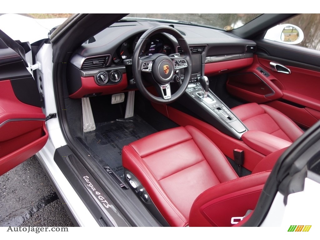 2017 911 Targa 4 GTS - Carrara White Metallic / Black/Bordeaux Red photo #11