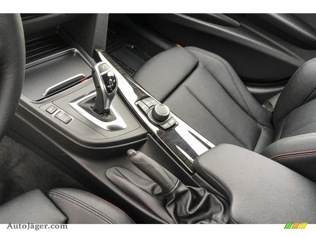 2018 3 Series 330i xDrive Sedan - Alpine White / Black photo #2