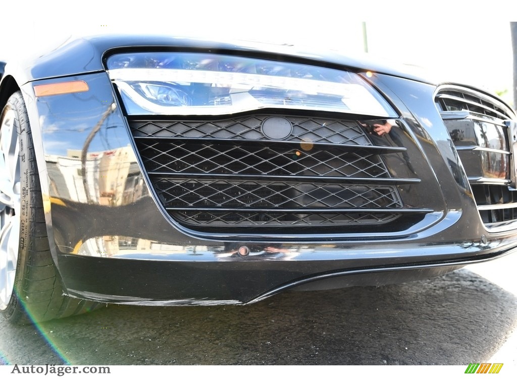 2014 R8 Coupe V10 - Panther Black Crystal / Black photo #18