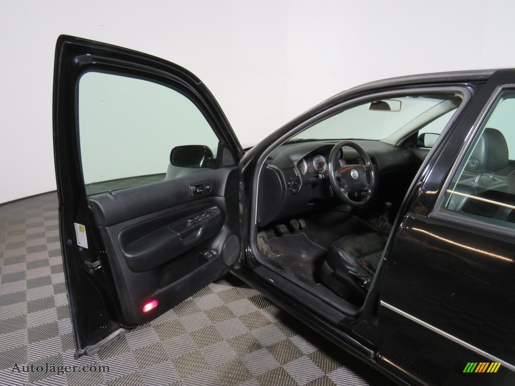 2004 Jetta GLS 1.8T Sedan - Black / Black photo #20
