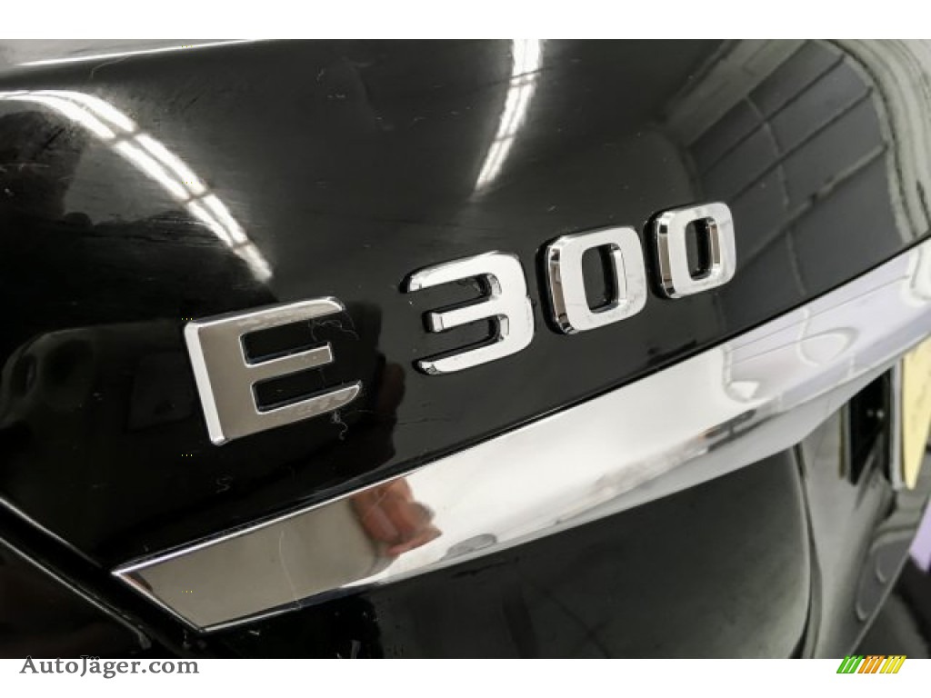 2017 E 300 Sedan - Black / Black photo #7