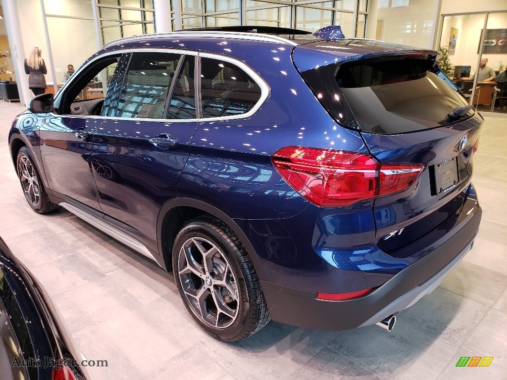 2018 X1 xDrive28i - Mediterranean Blue Metallic / Black photo #2