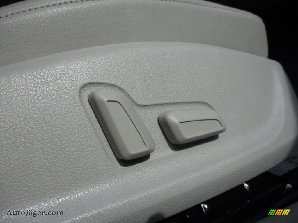 2009 A4 2.0T Premium quattro Sedan - Meteor Grey Pearl Effect / Light Grey photo #27