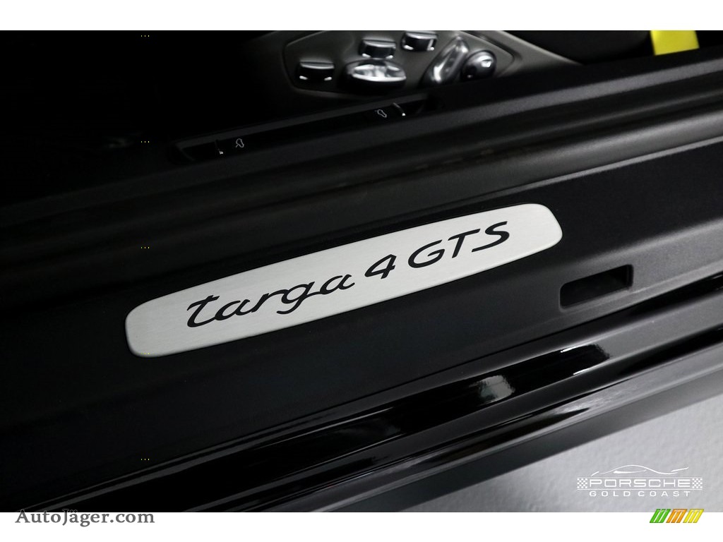 2019 911 Targa 4 GTS - Black / Black photo #30
