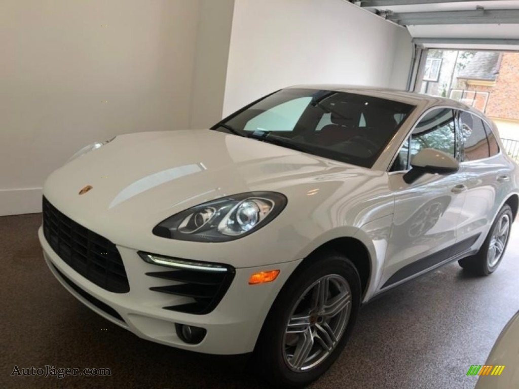 White / Black/Garnet Red Porsche Macan S