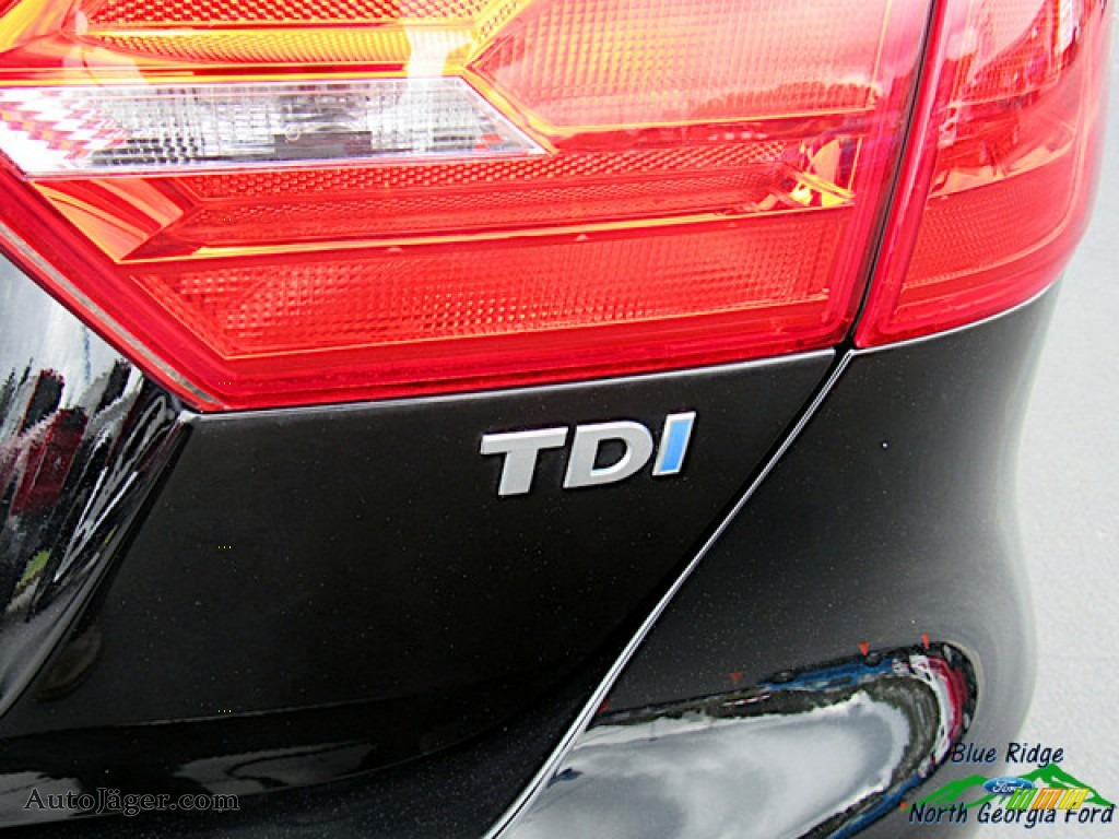 2012 Jetta TDI Sedan - Black / Titan Black photo #33