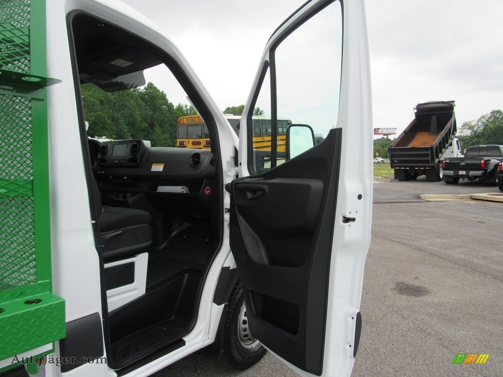 2019 Sprinter 4500 Cab Chassis - Arctic White / Black photo #33 2019 Sprinter 4500 Cab Chassis - Arctic White / Black photo #33