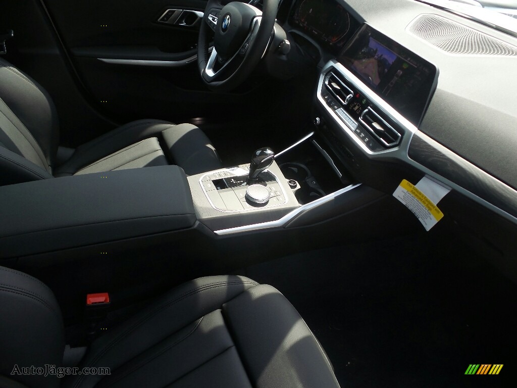 2019 3 Series 330i xDrive Sedan - Glacier Silver Metallic / Black photo #3
