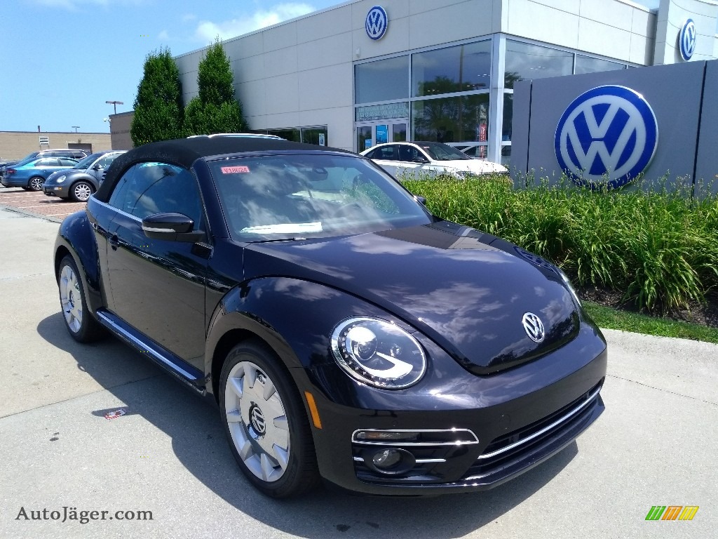 Deep Black Pearl / Titan Black Volkswagen Beetle SE Convertible