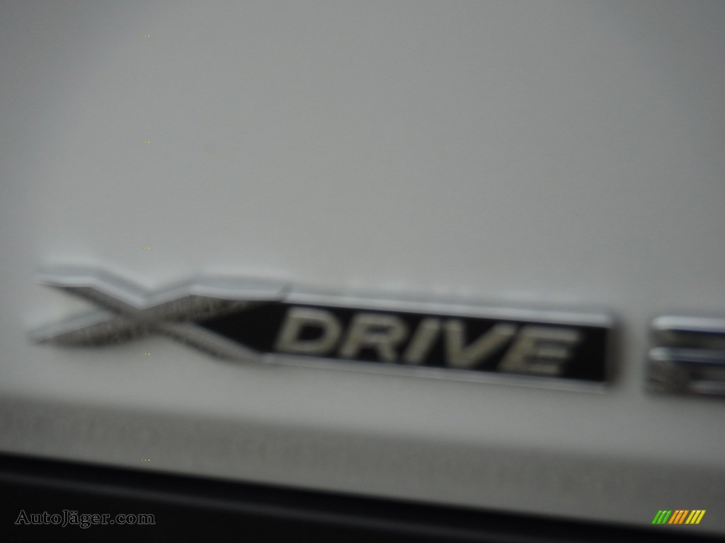 2015 X1 xDrive28i - Alpine White / Beige photo #5