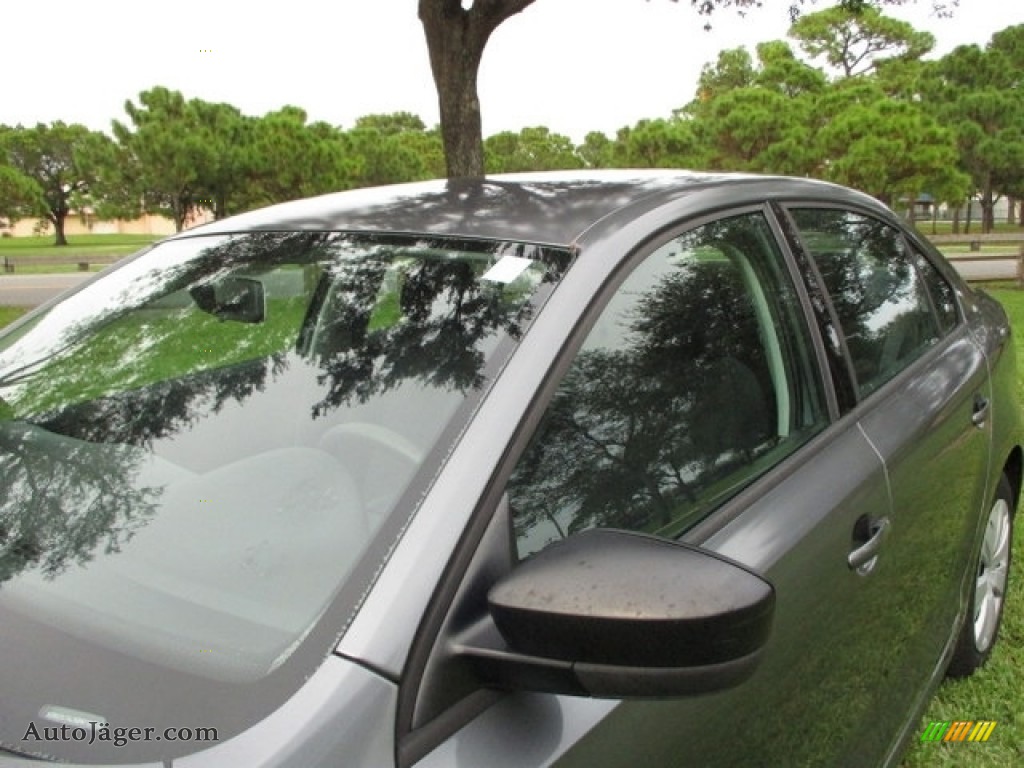 2011 Jetta S Sedan - Platinum Gray Metallic / Titan Black photo #44