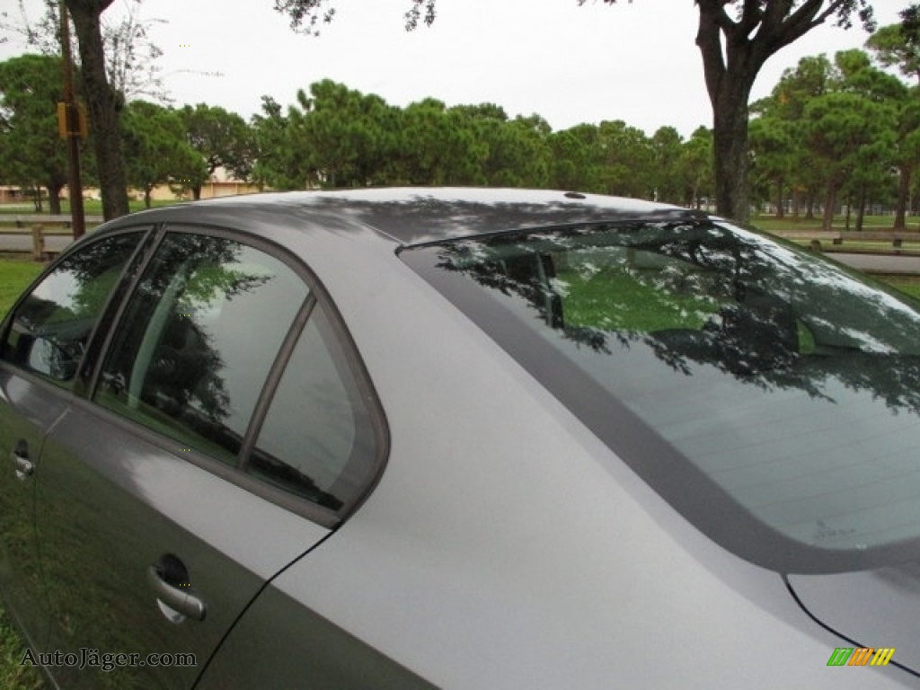 2011 Jetta S Sedan - Platinum Gray Metallic / Titan Black photo #47