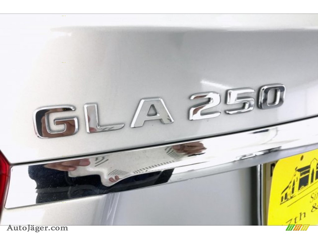 2017 GLA 250 - Polar Silver Metallic / Black photo #27