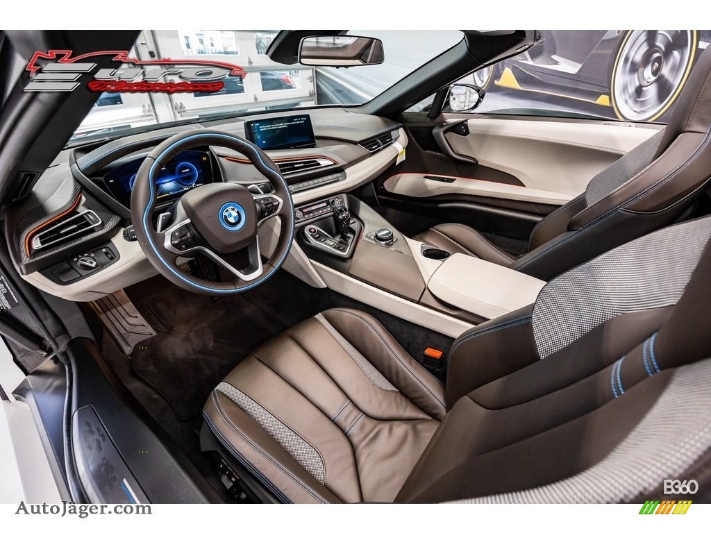 2019 i8 Roadster - Crystal White Pearl Metallic / Tera Exclusive Dalbergia Brown photo #16