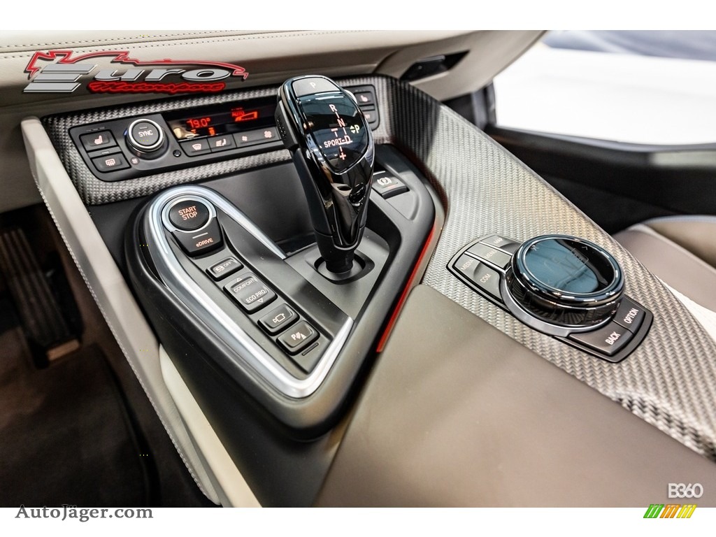 2019 i8 Roadster - Crystal White Pearl Metallic / Tera Exclusive Dalbergia Brown photo #18