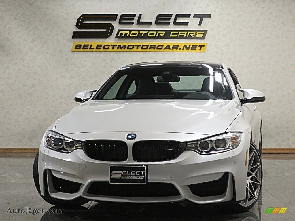 Mineral White Metallic / Carbonstructure Anthracite/Black BMW M4 Coupe