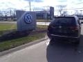 Volkswagen Tiguan SEL 4MOTION Deep Black Pearl photo #3