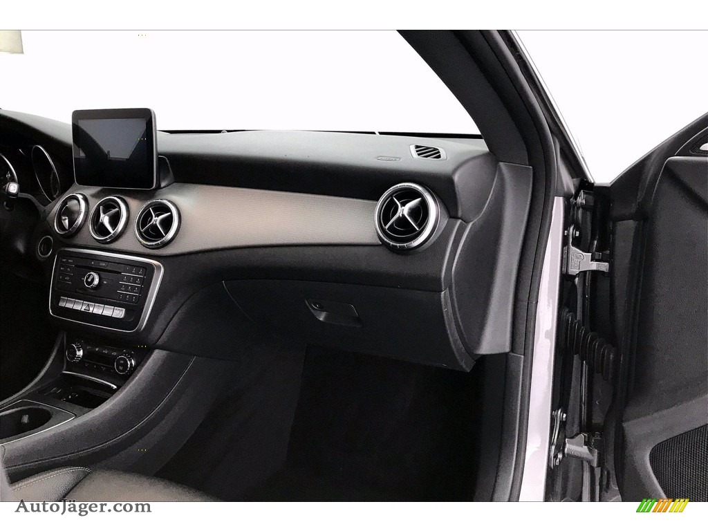 2017 CLA 250 Coupe - Mountain Grey Metallic / Black photo #28